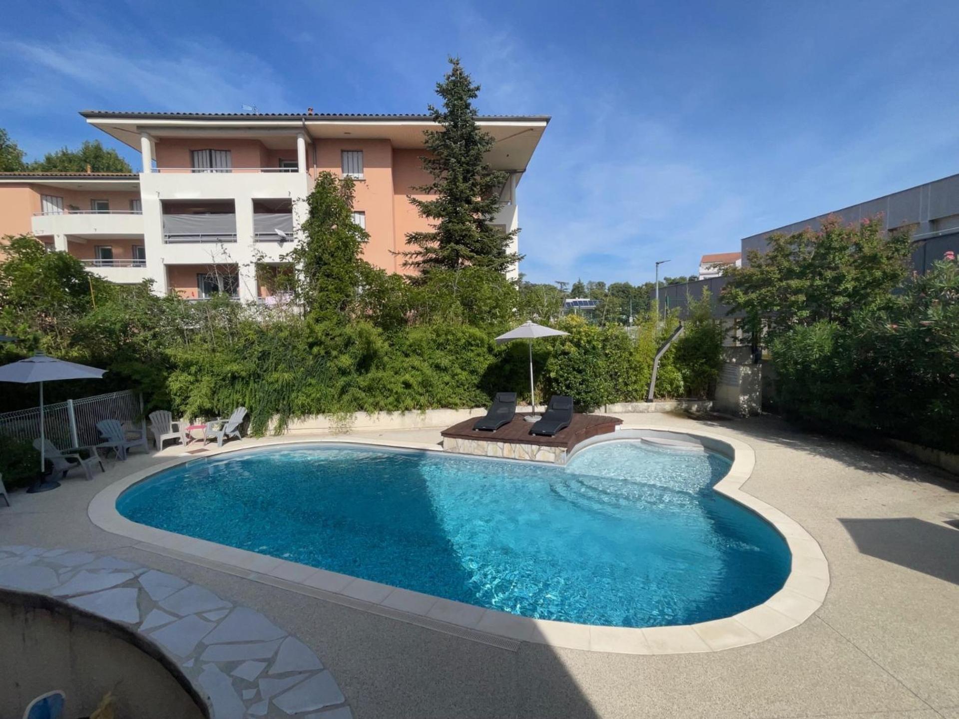 Hotel The Originals Romans-Sur-Isere Le Clos Des Tanneurs Exterior photo
